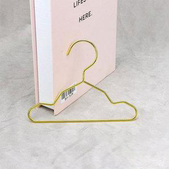 Wire hanger for pet clothing packaging